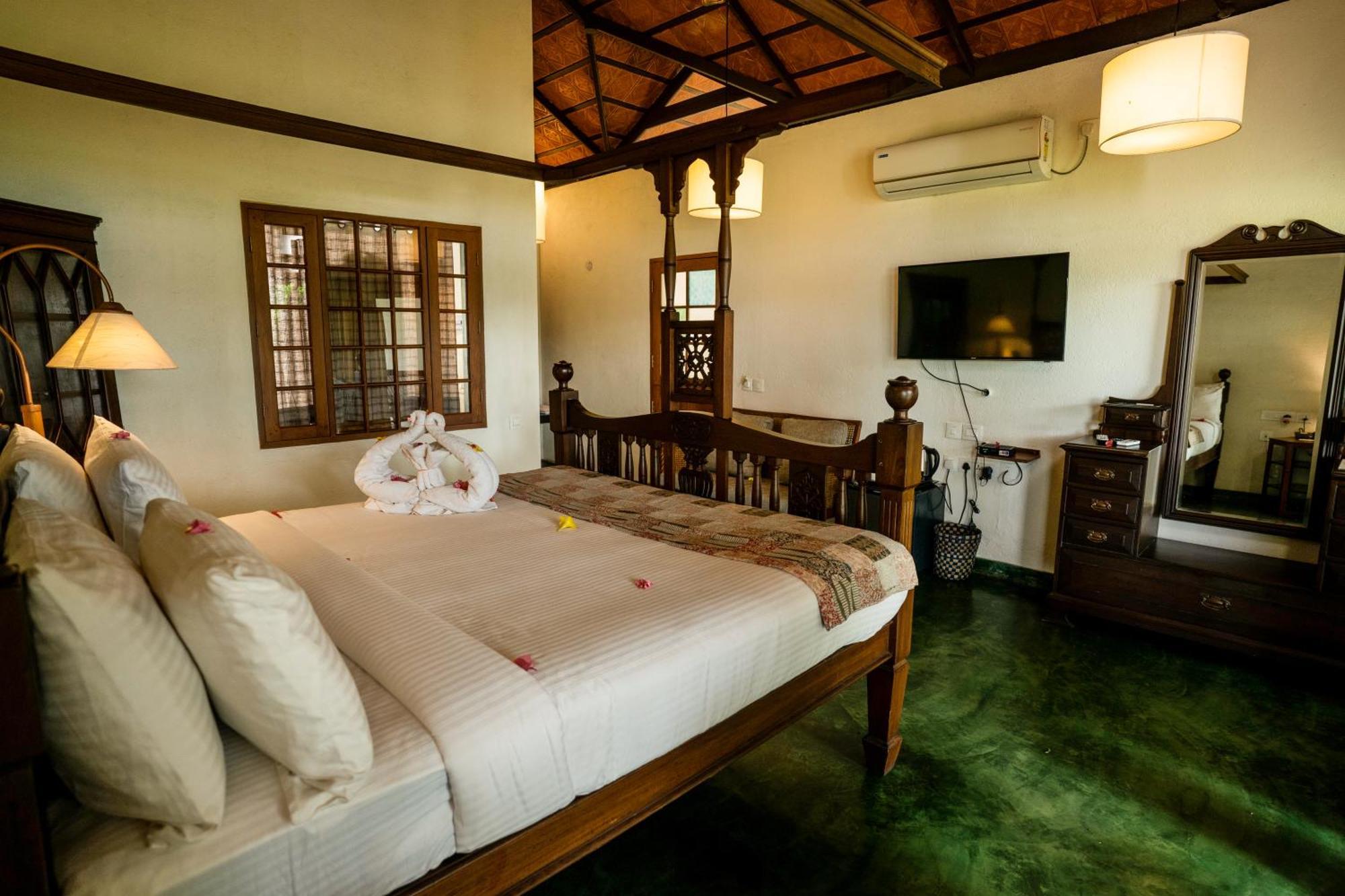 Cranganor History Cafe & Riverside Chateau North Paravur Экстерьер фото