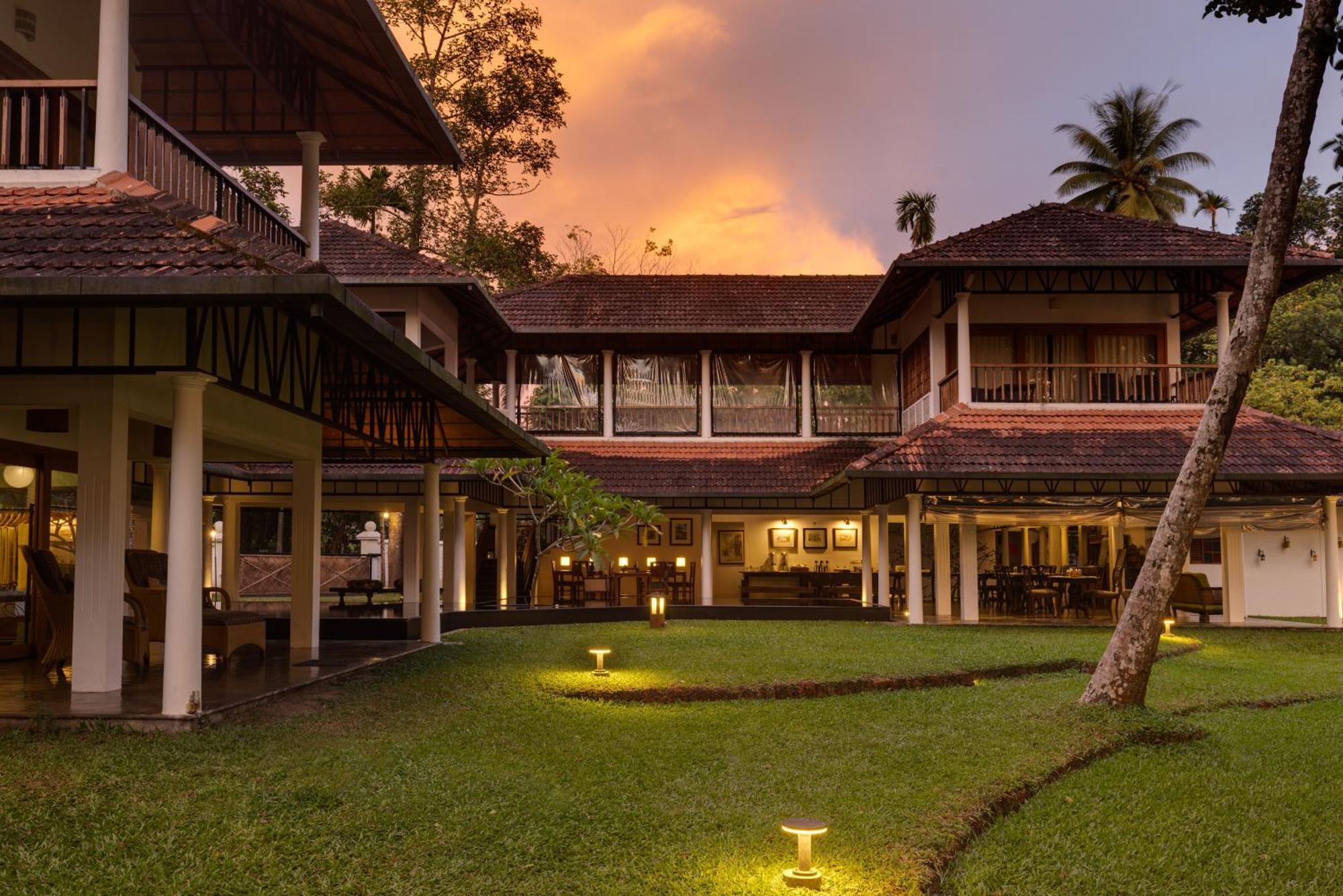 Cranganor History Cafe & Riverside Chateau North Paravur Экстерьер фото